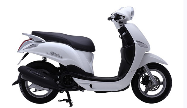 Xe Nozza Yamaha màu trắng nữ tính 2015