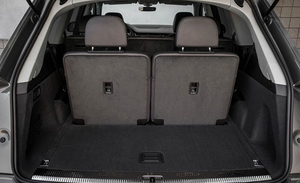Khoang chứa đồ Audi Q7