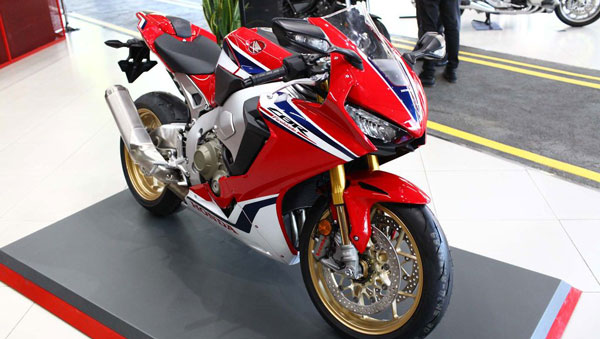 Honda chào giá 3 mẫu mô tô PKL 1000cc chính thức tại Sài Thành