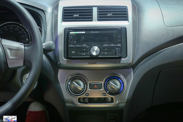 Toyota Wigo Hatchback nhập khẩu giá rẻ lên đỉnh