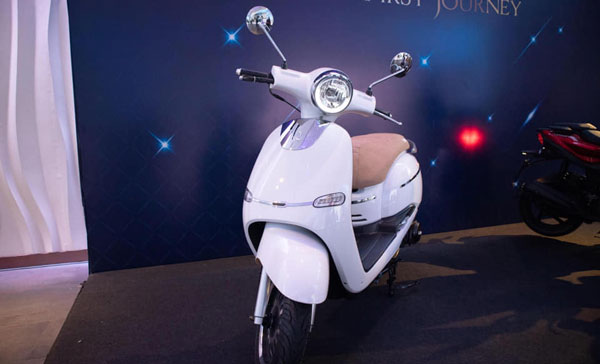 Xe ga Pháp ra mắt người Việt chính thức bởi UMG Motor